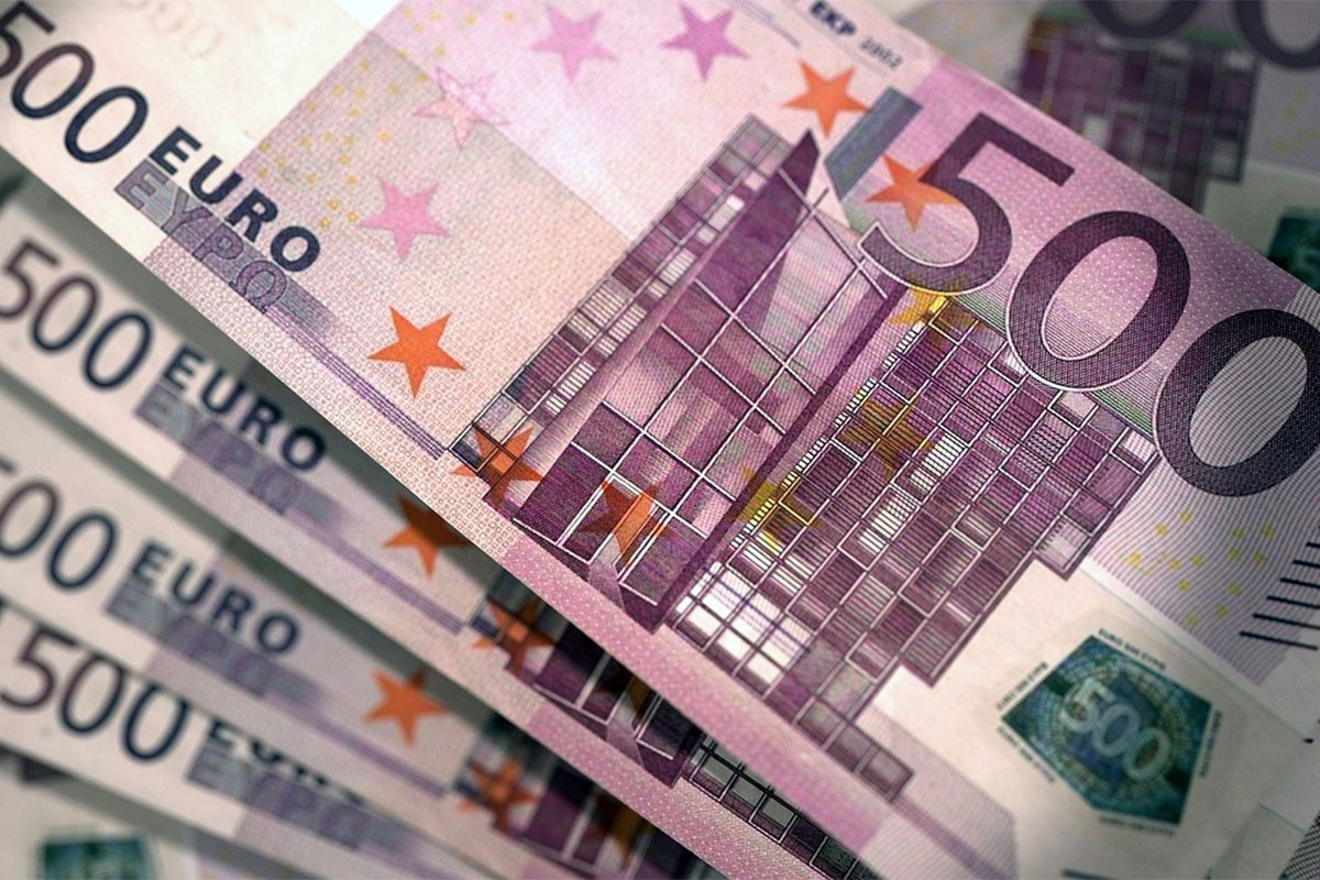 Godišnja stopa inflacije u evrozoni pala na 2,3 odsto
