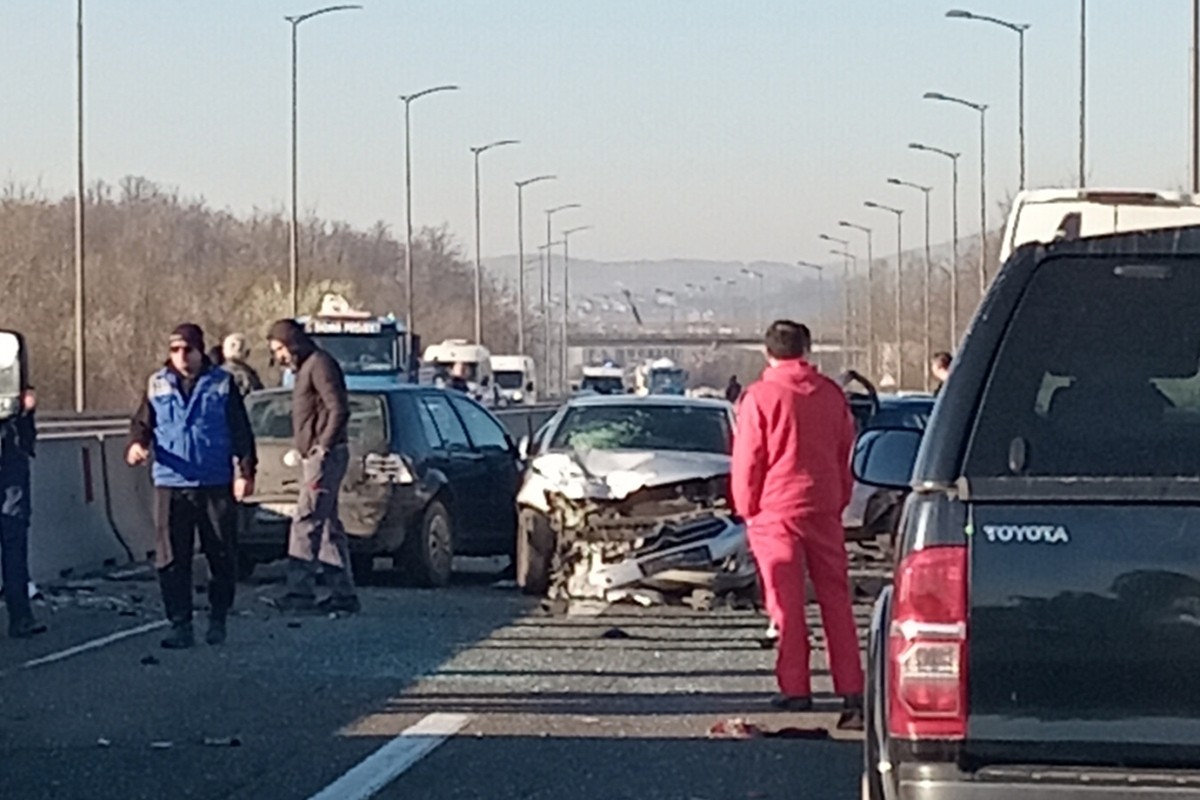 Udes na brzoj cesti, blokiran saobraćaj prema Banjaluci