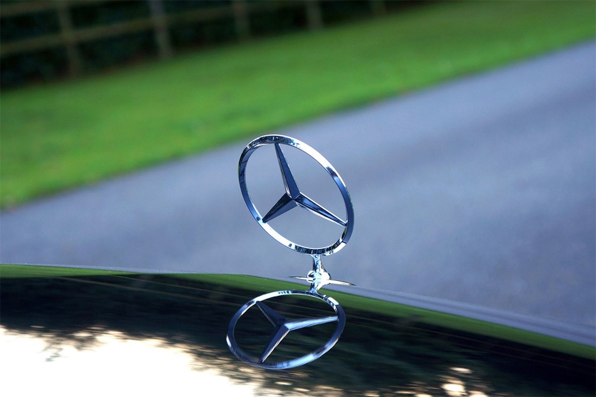 Ženu udario mercedesom, teško povrijeđena