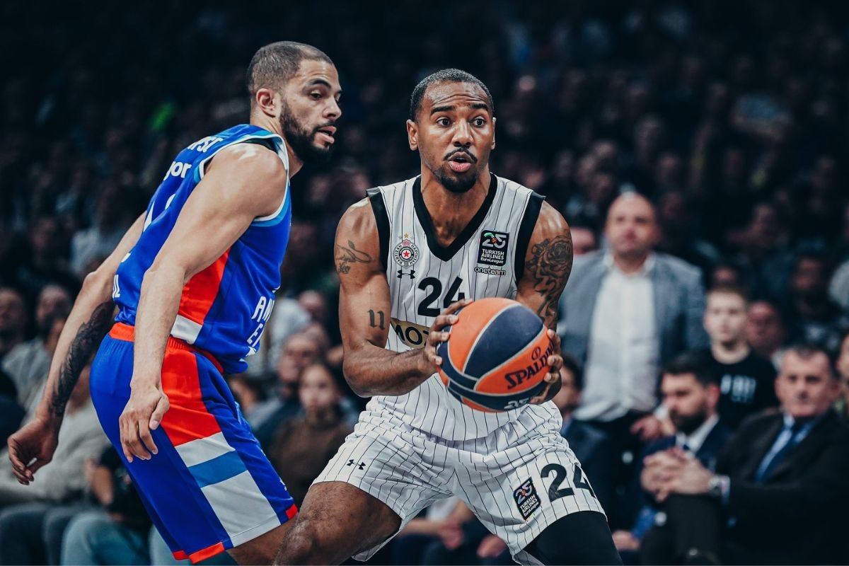 Partizan počišćen u sred Beograda u najvažnijoj utakmici sezone