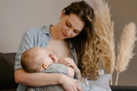 Majčino mlijeko, nezamjenjiva prva hrana i zaštita za bebu