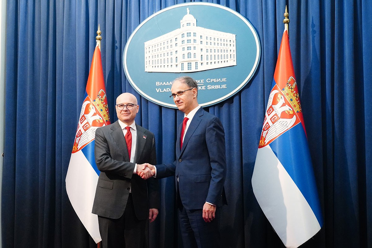 Macut preuzeo od Vučevića dužnost predsjednika Vlade Srbije