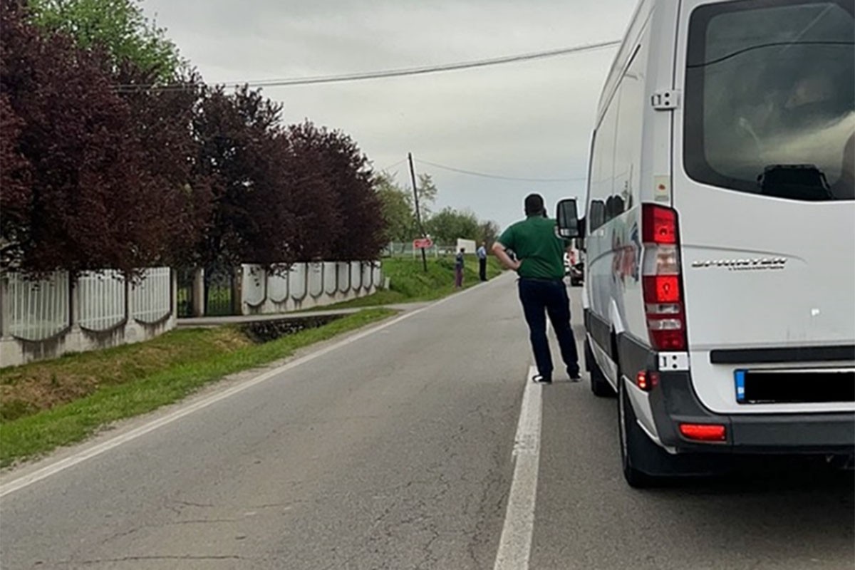 Motorista teško povrijeđen u sudaru sa traktorom