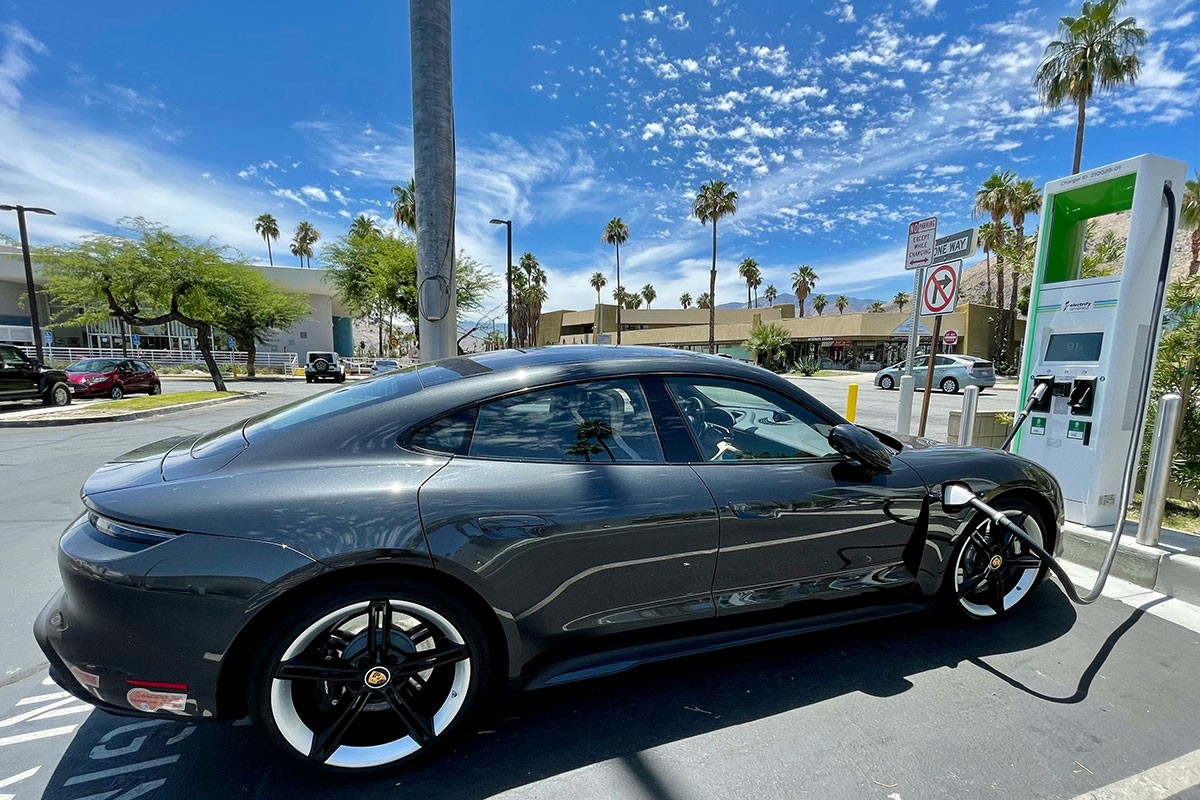 Svaki četvrti prodat Porsche električni, jedan model se posebno ističe