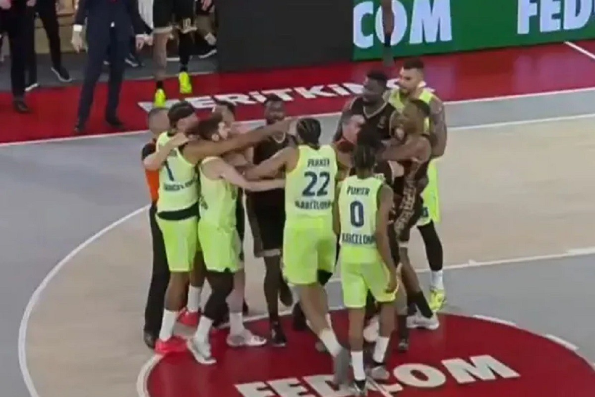 Umalo tuča na meču Barselone i Monaka (VIDEO)