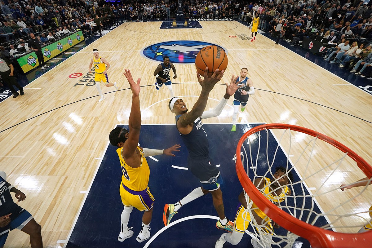 LeBron briljirao, bolesni Dončić zakazao: Lakersi izgubili od Minnesote