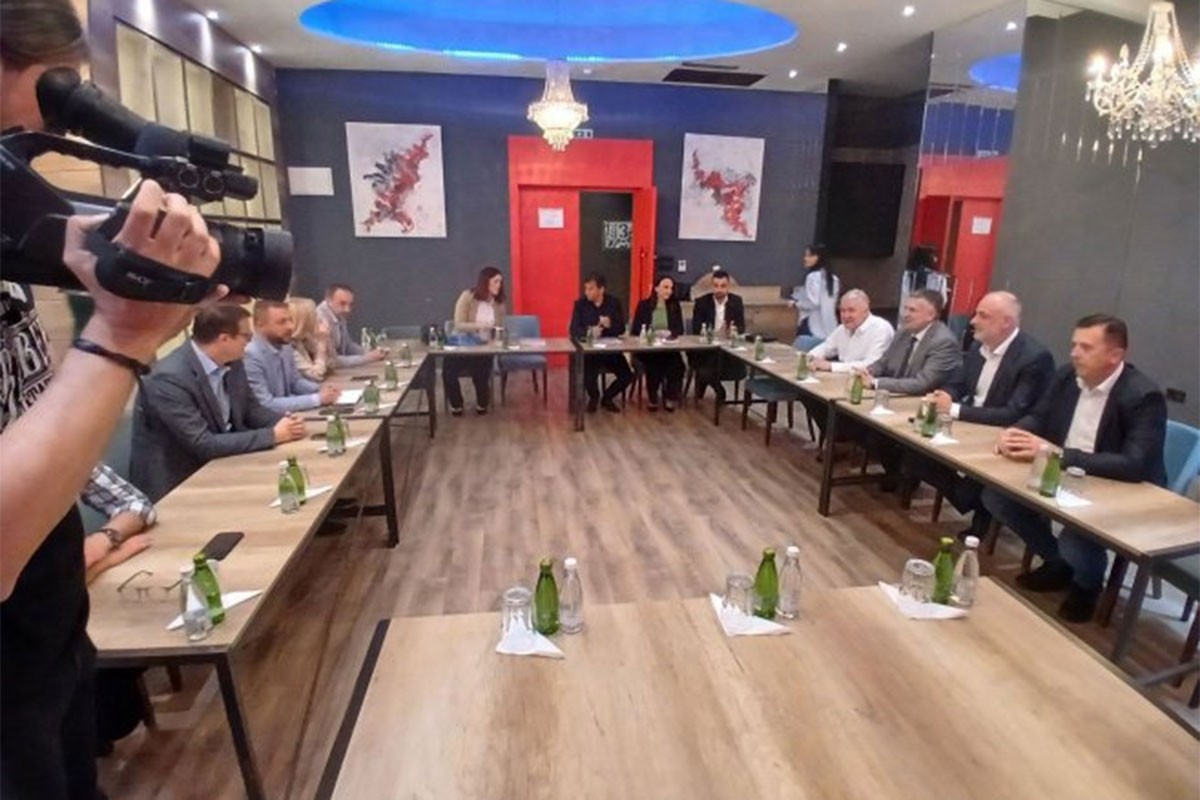 Opozicija u RS: U narednih sedam dana platforma za prevazilaženje krize