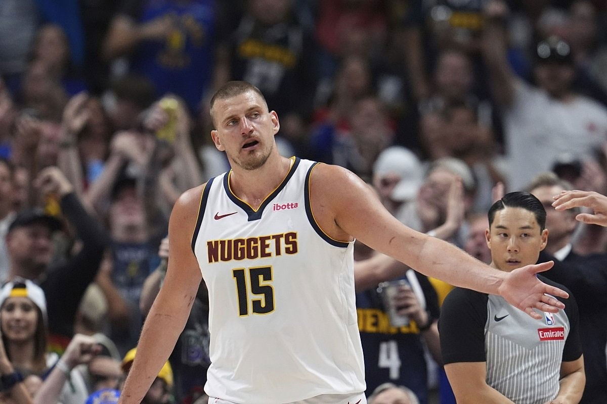 Nikola Jokić ispisao istoriju NBA lige noseći patike "Pepa Prase" (FOTO)