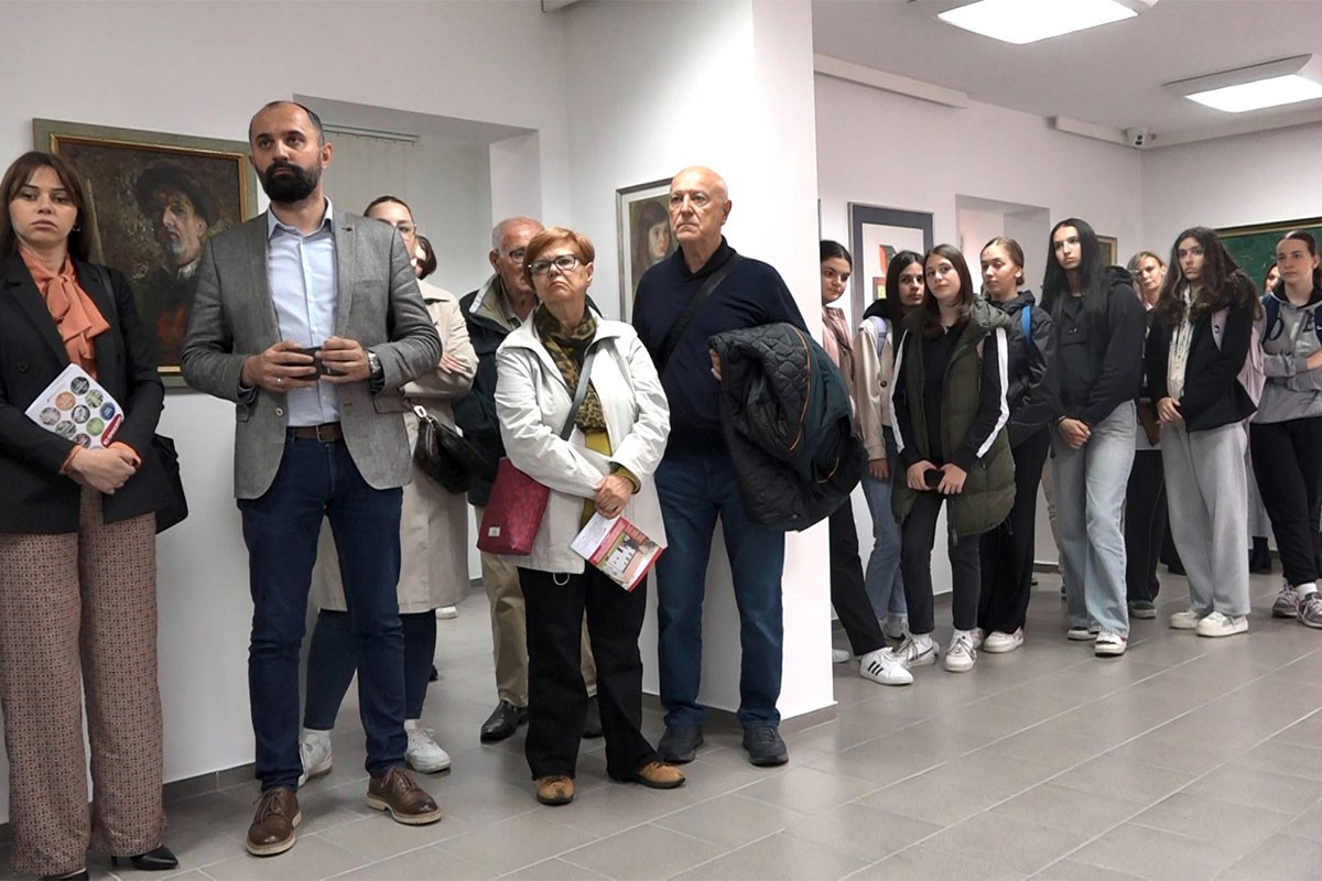 Izložbom radova prijedorskih slikara počele majske svečanosti