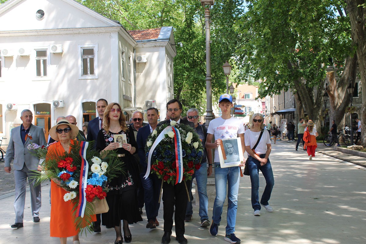 Kroz Trebinje ponovo marširao besmrtni puk