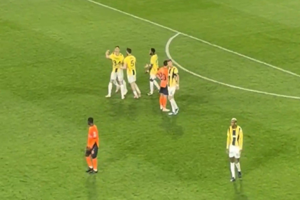 Tadić nasrnuo na saigrača (VIDEO)