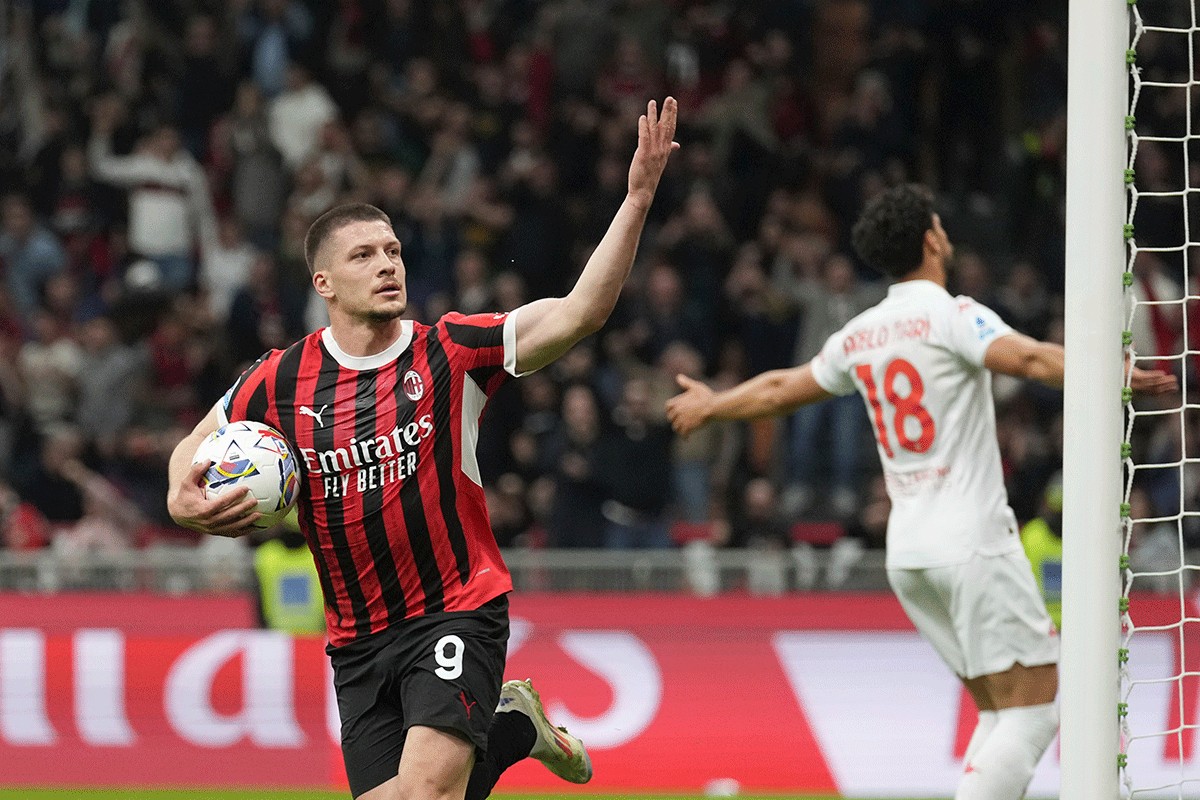 Milan bira: Jović ili Himenez?