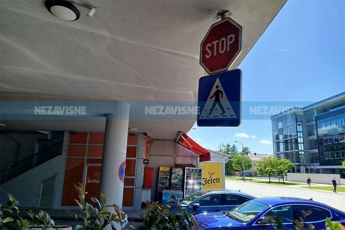 Uklonjen sporni saobraćajni znak u centru Banjaluke