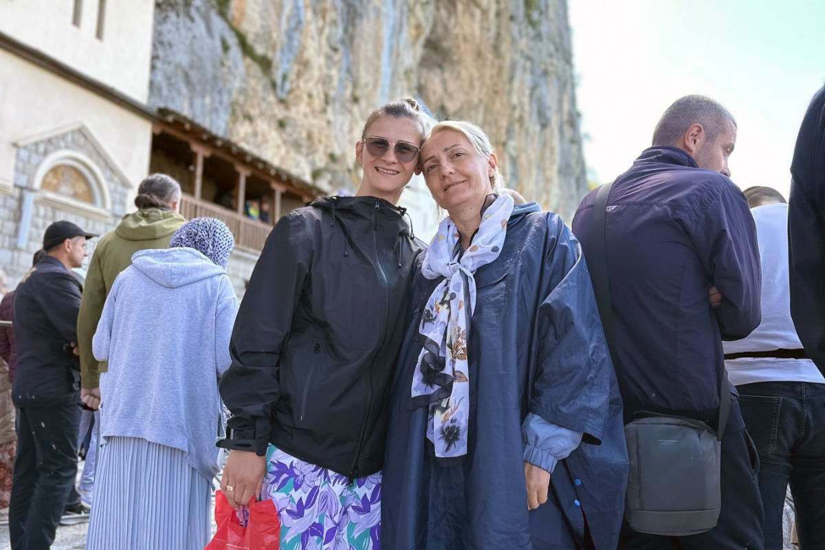 Vlaseničanke pješke stigle do Ostroga