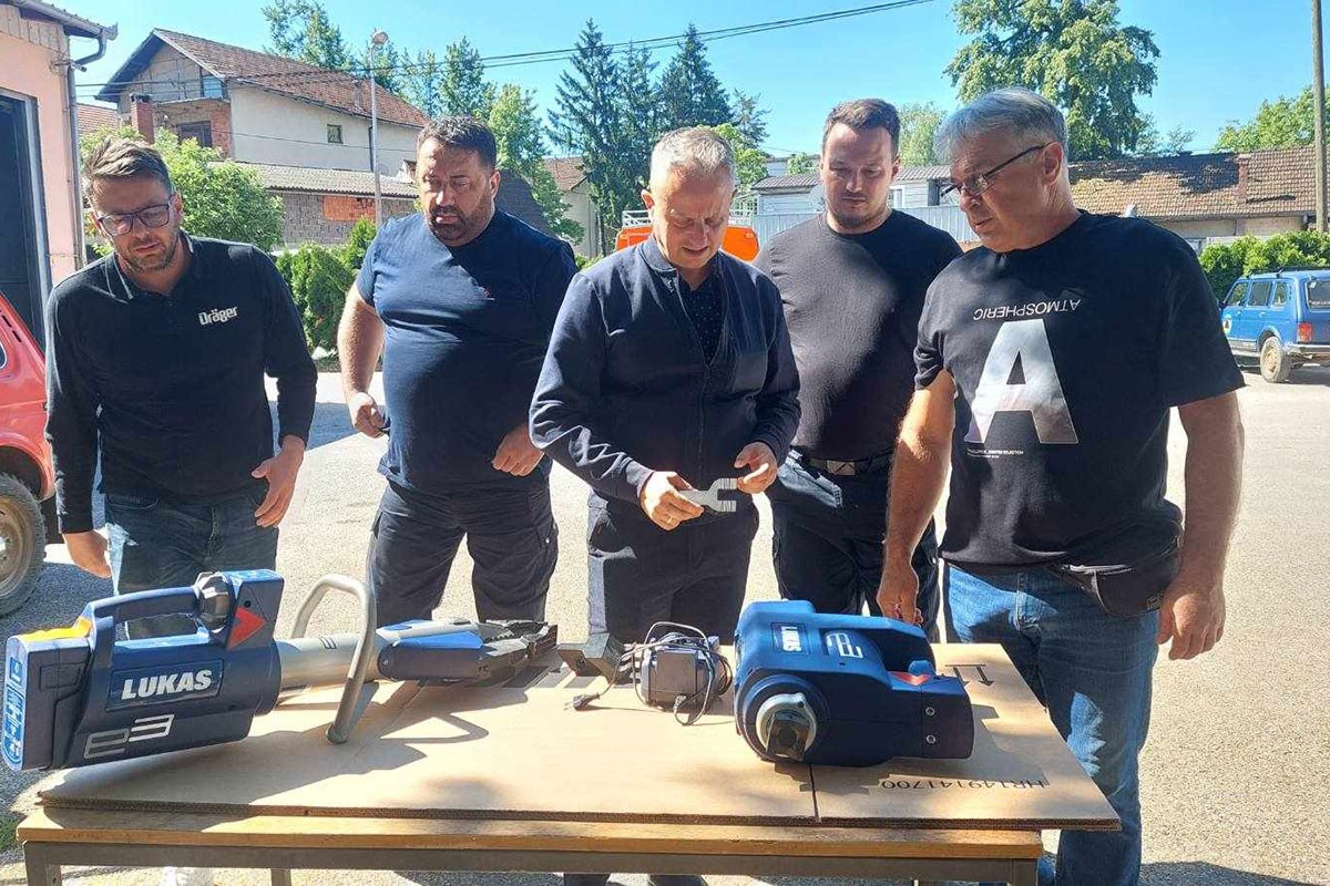 Vatrogasci dobili specijalnu opremu za spasavanje unesrećenih