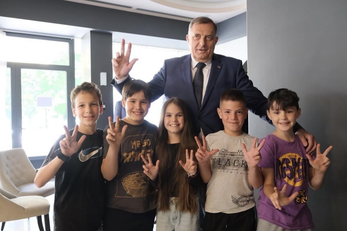 Dodik: Djeca iz Doboja uljepšala dan umjesto tmurnih političara