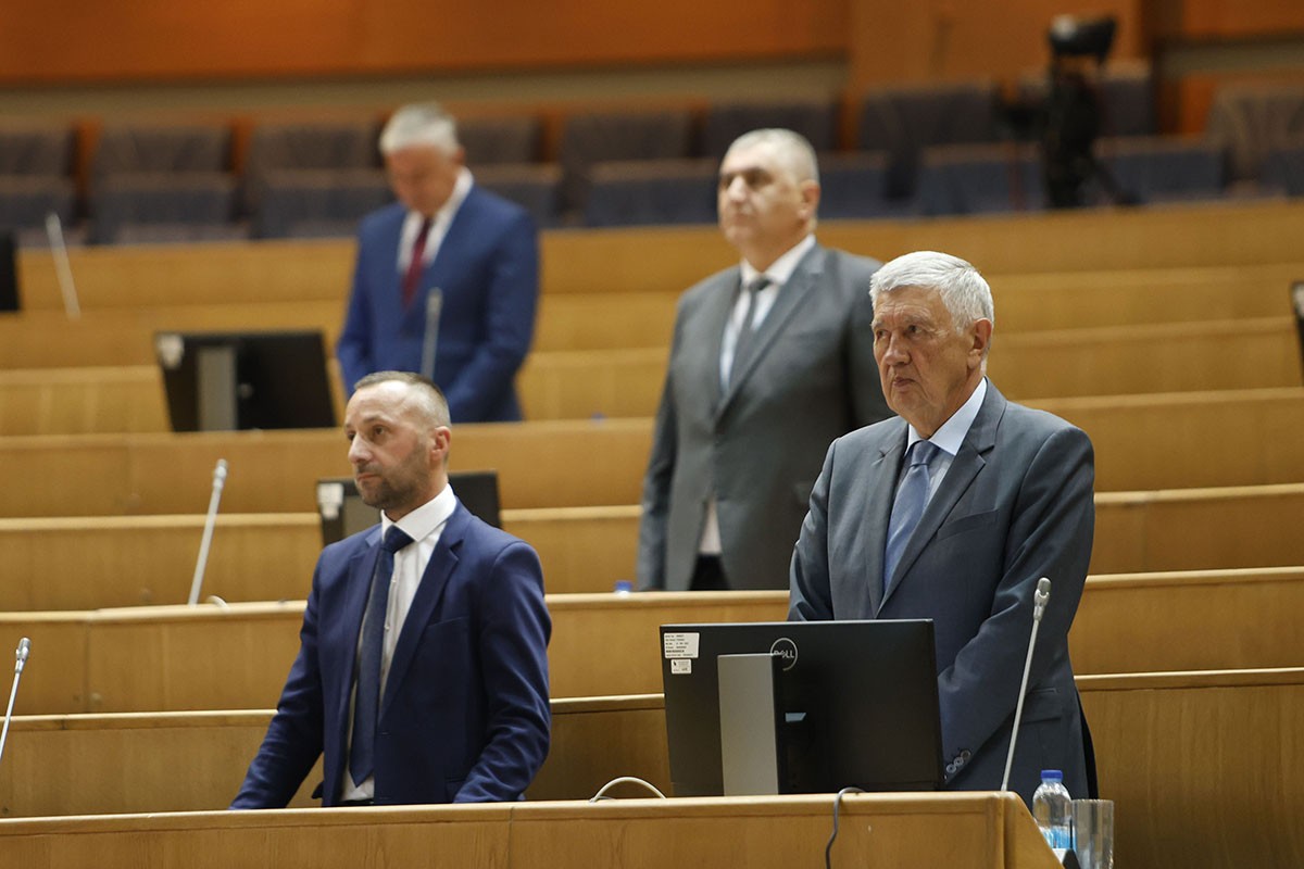Svađa na ivici fizičkog obračuna, pljušte optužbe između SNSD-a i SDS-a