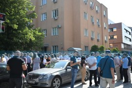 Ispred Tužilaštva odjekuje "Milane, Milane" (VIDEO)